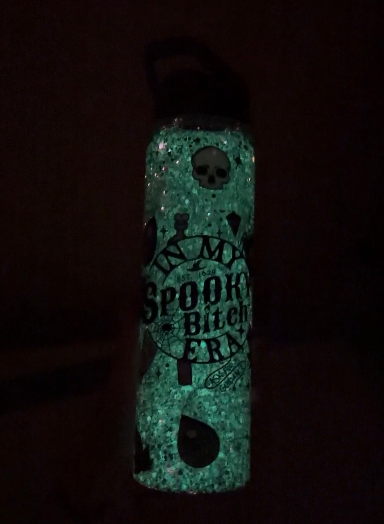 Spooky b*tch era 15oz flip straw - glow in the dark