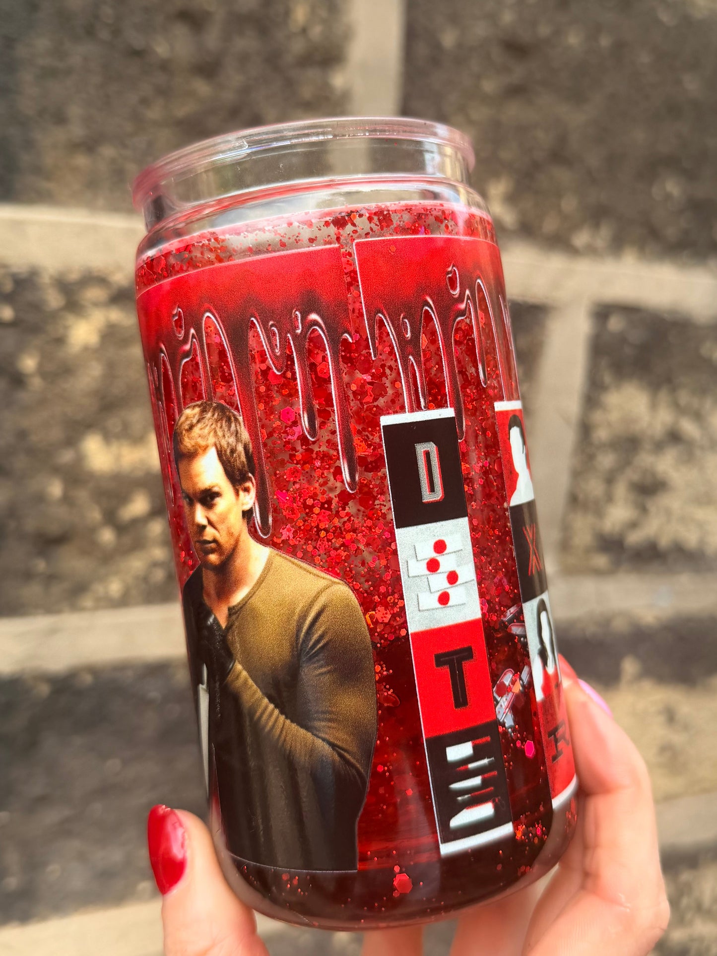 Dexter red lava can style